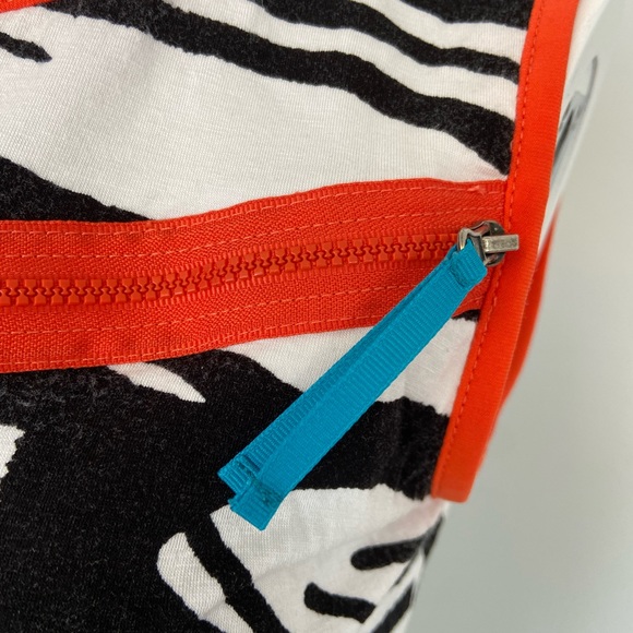 Zebra Printed Sleeveless Funky Top Small - Picture 9 of 14